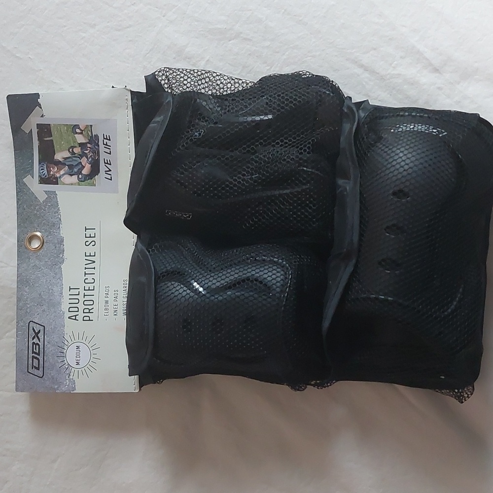 DBX Adult Protective Elbow Knee and Wrist Pads Medium